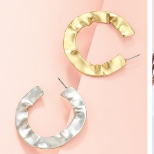 Stella & Dot wave hoops Reversible